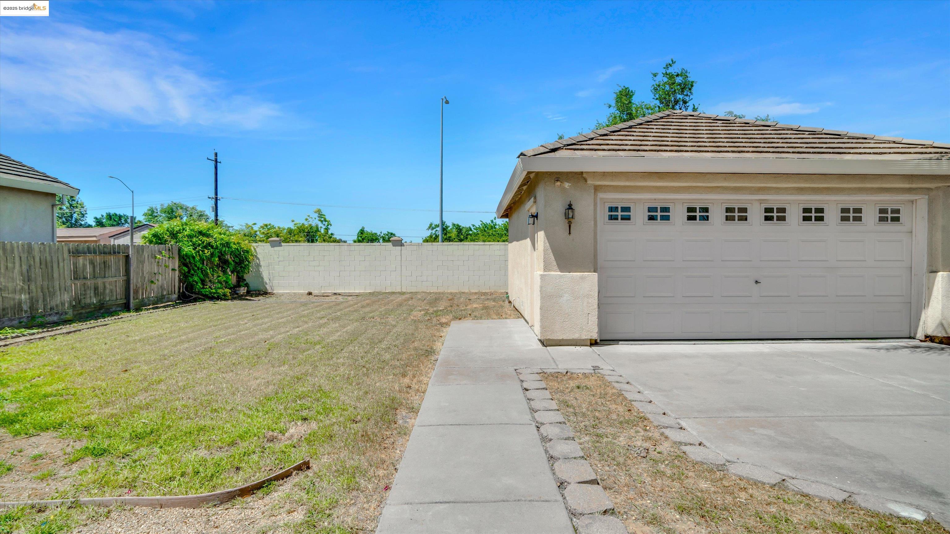 1740 Newark Ln