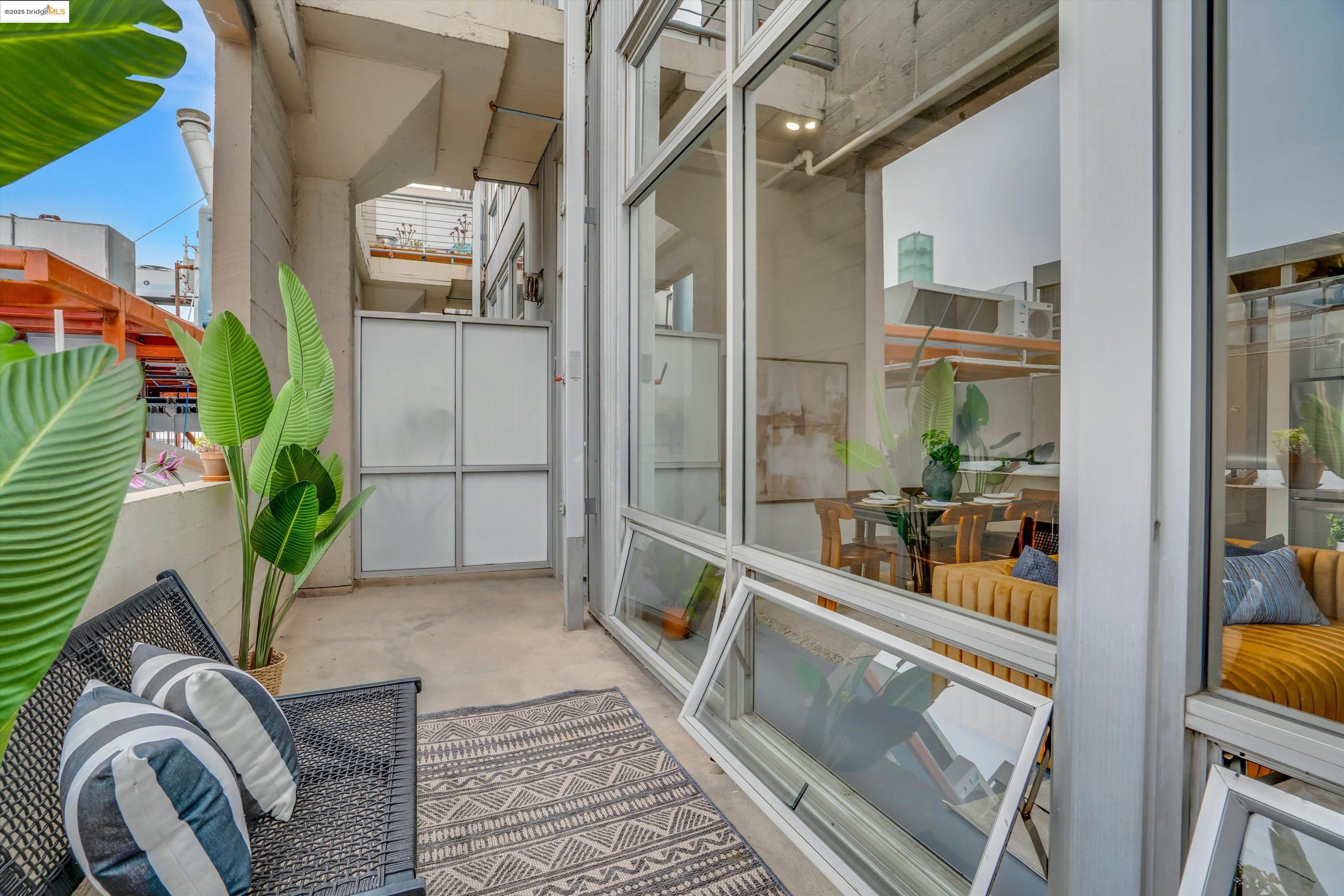 255 3Rd St # 208