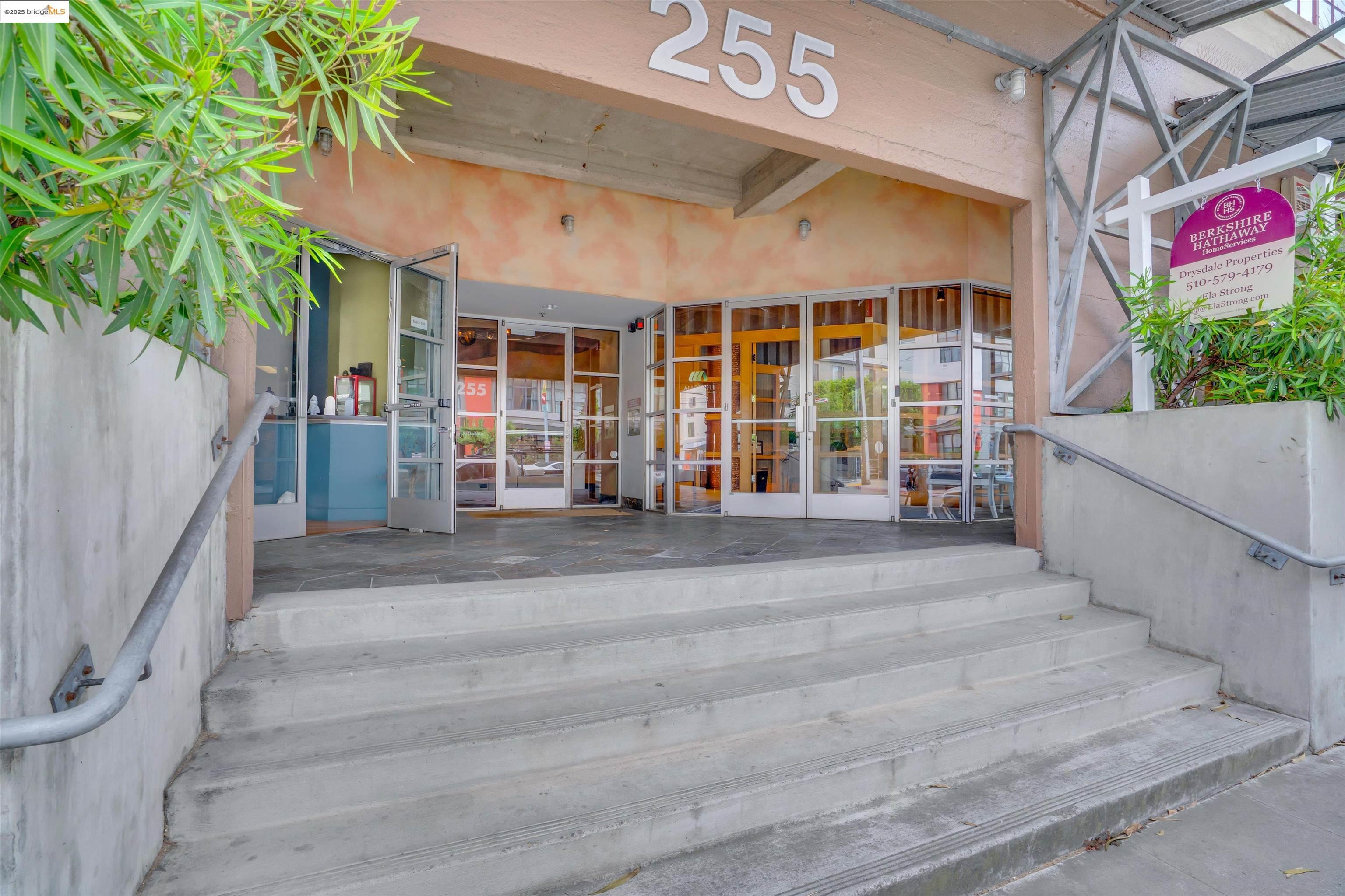 255 3Rd St # 208