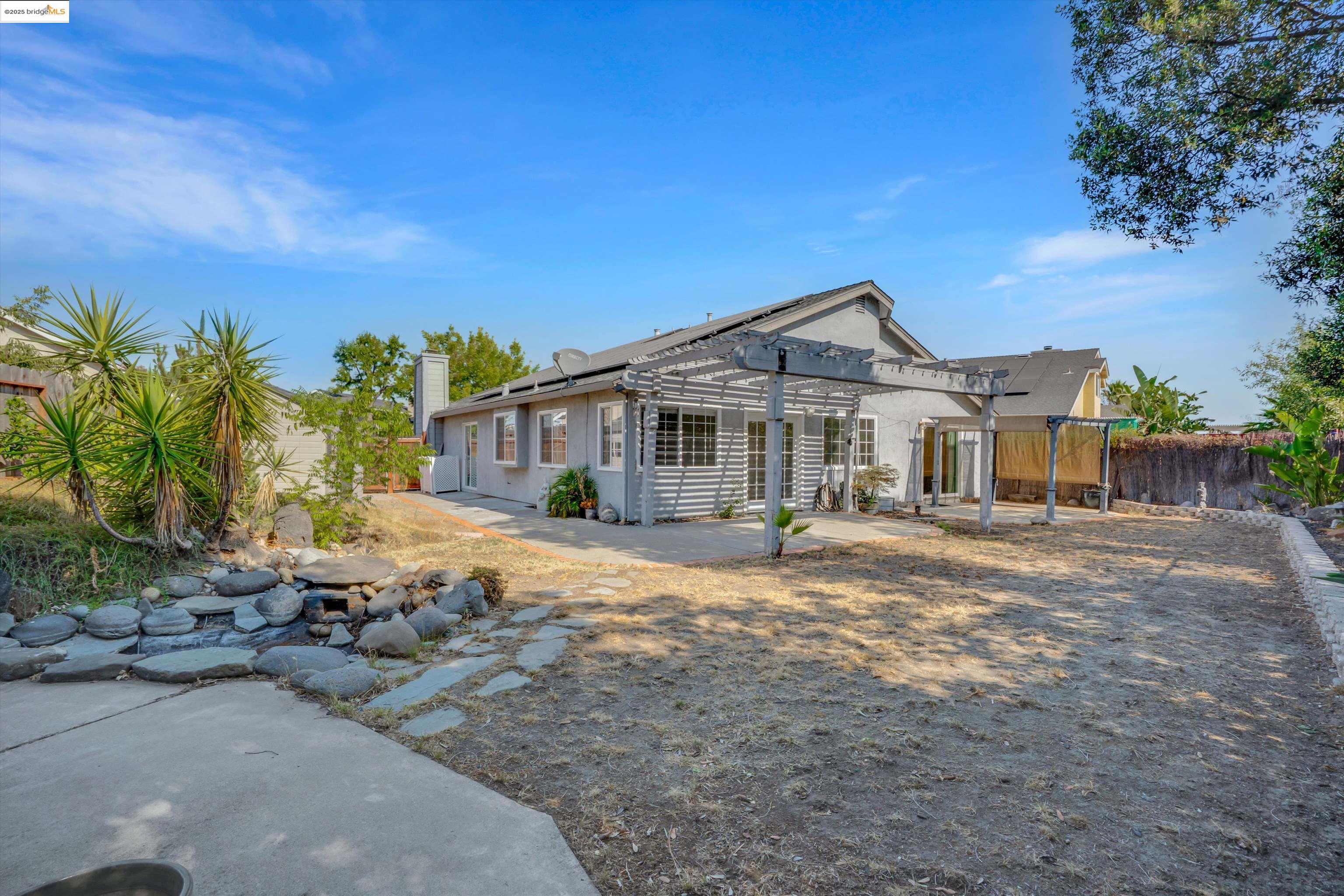 2921 Honeysuckle Cir