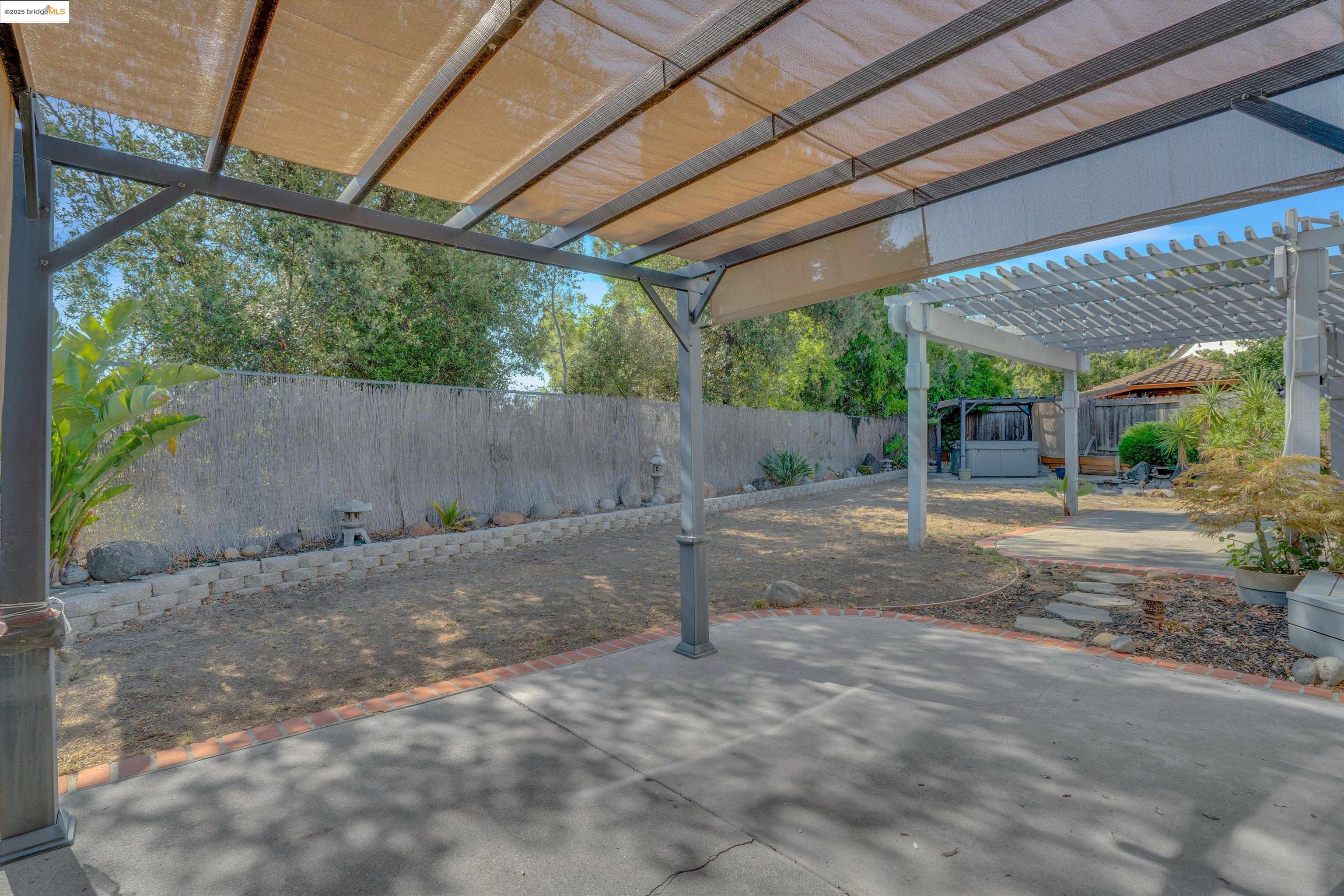 2921 Honeysuckle Cir
