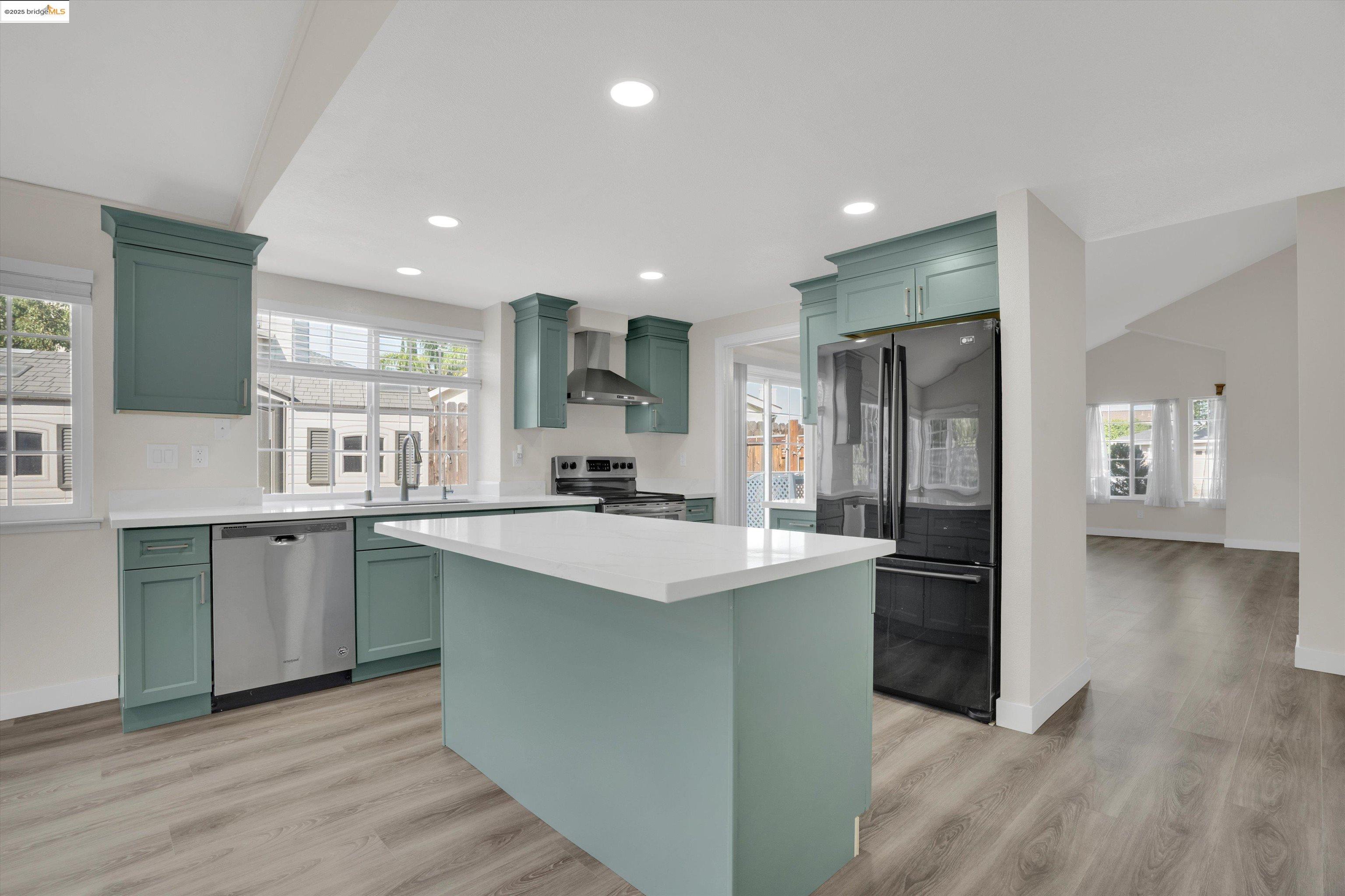 2921 Honeysuckle Cir