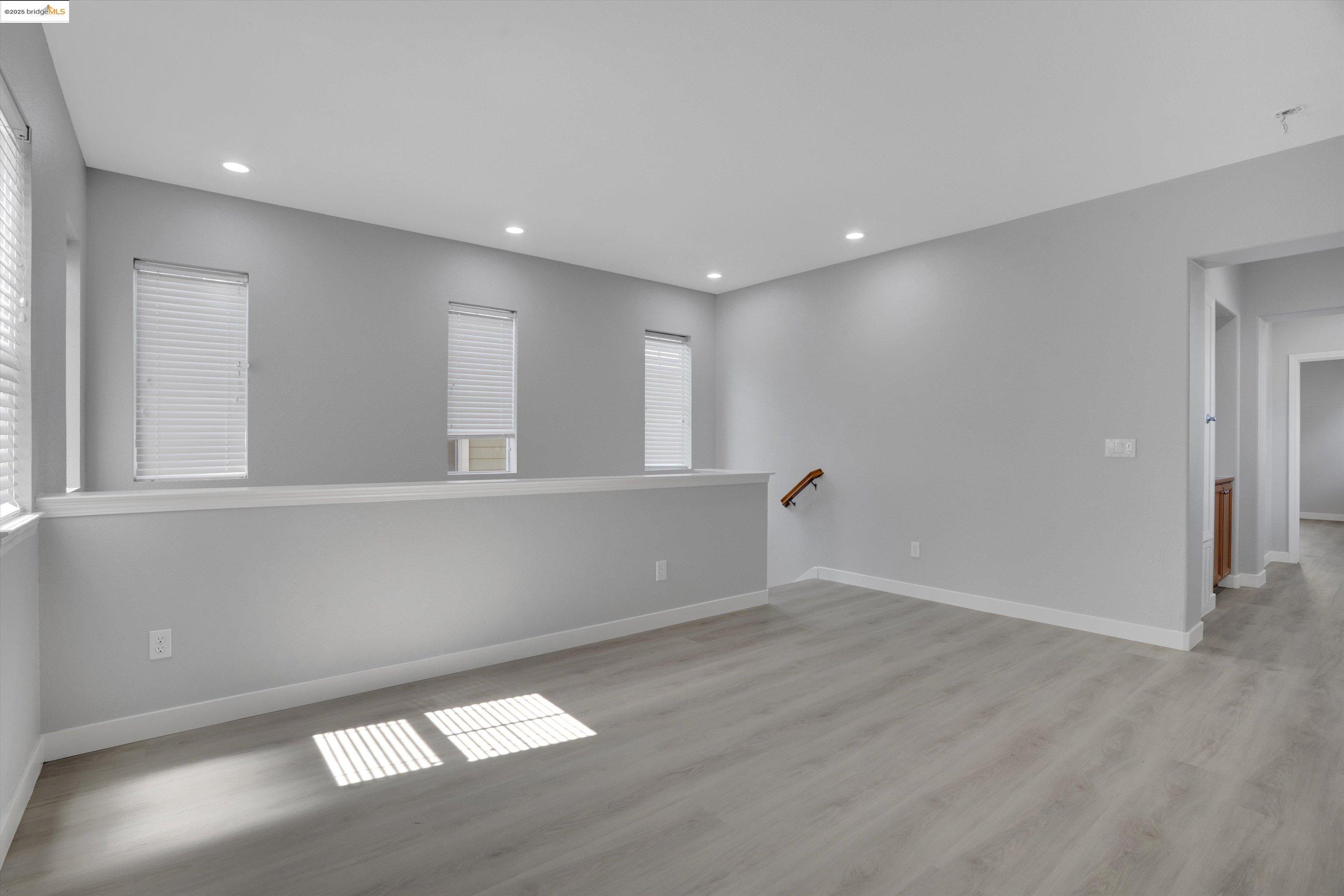 1002 Flagship Dr