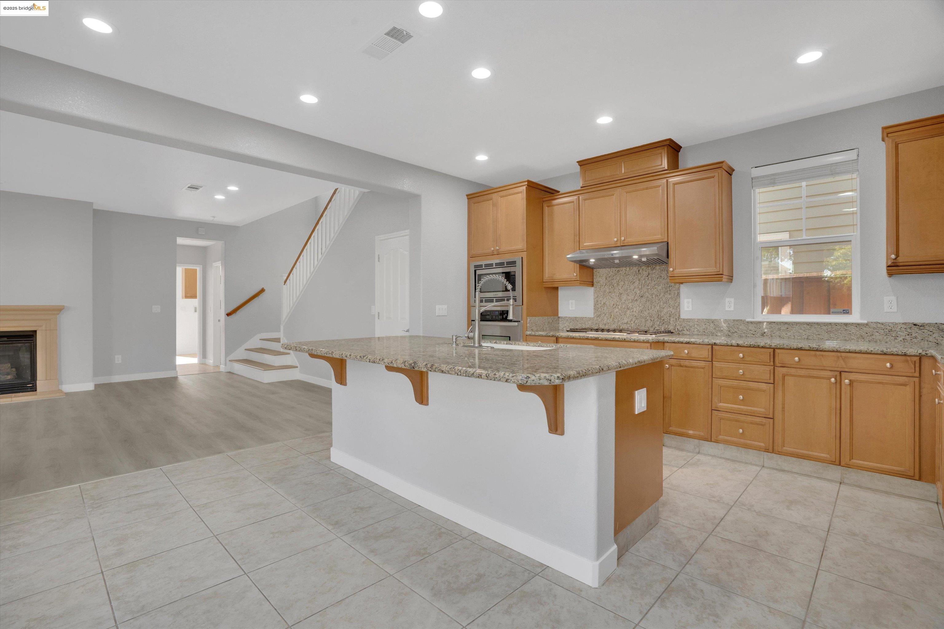 1002 Flagship Dr