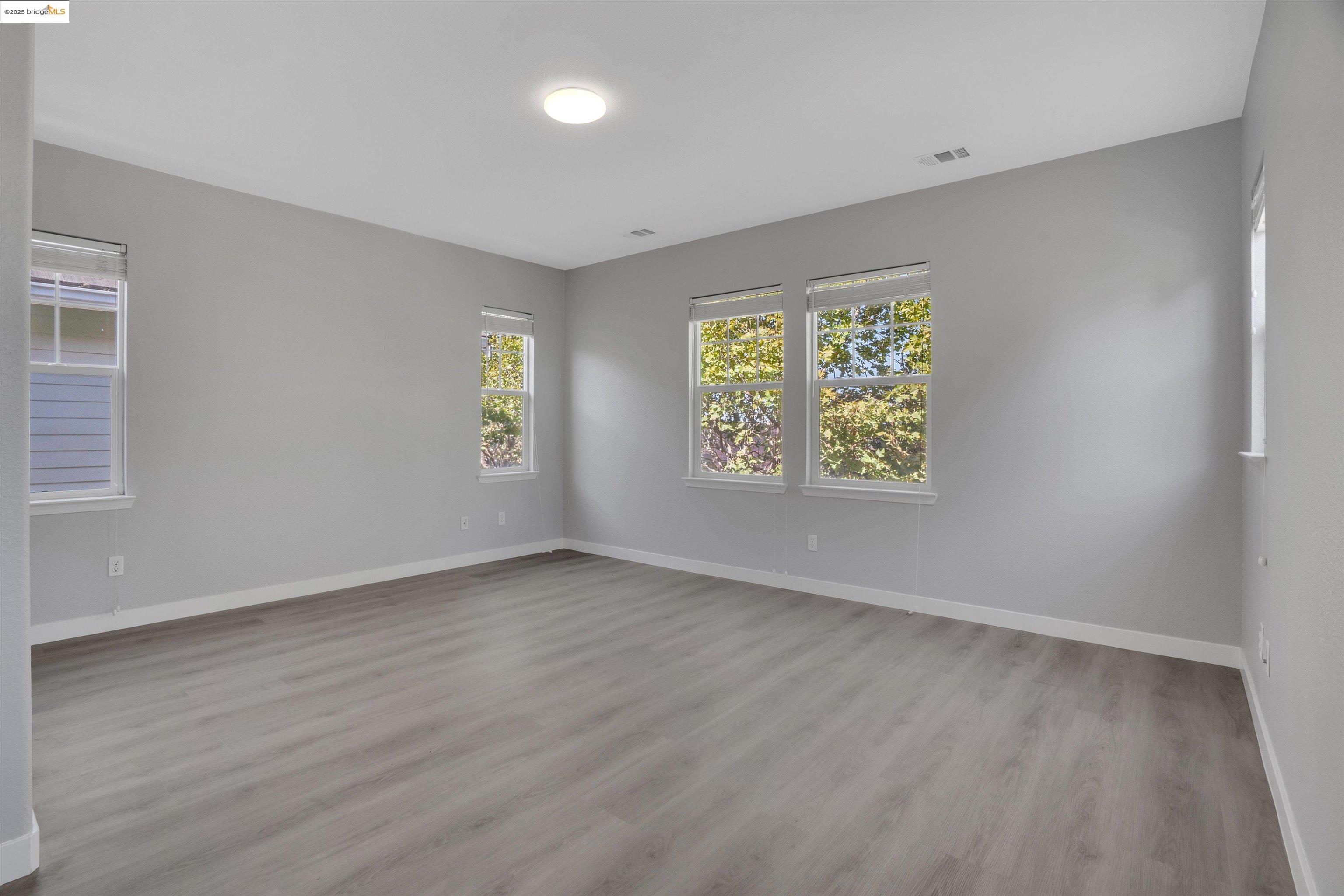 1002 Flagship Dr