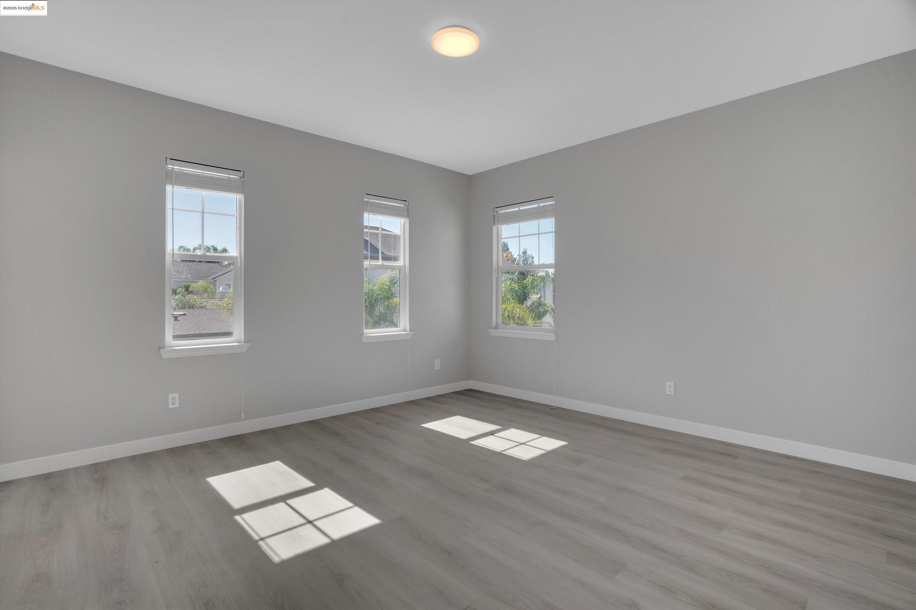 1002 Flagship Dr