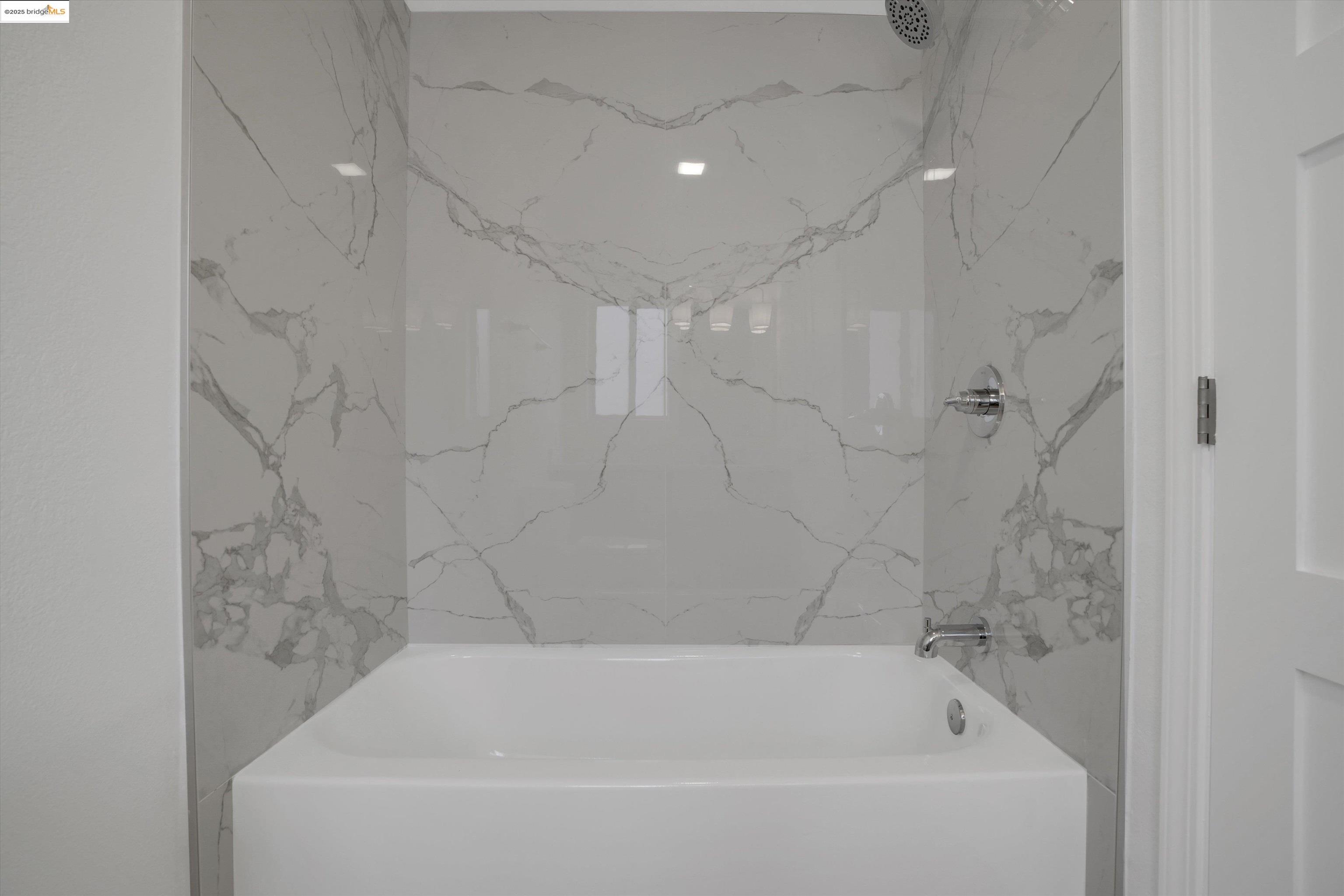 29621 Red Oak Ct # 6