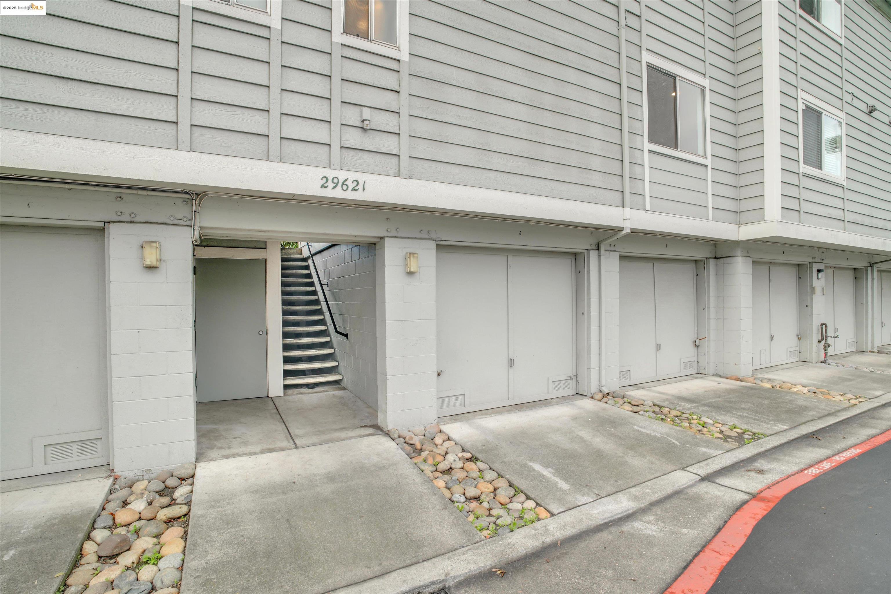 29621 Red Oak Ct # 6