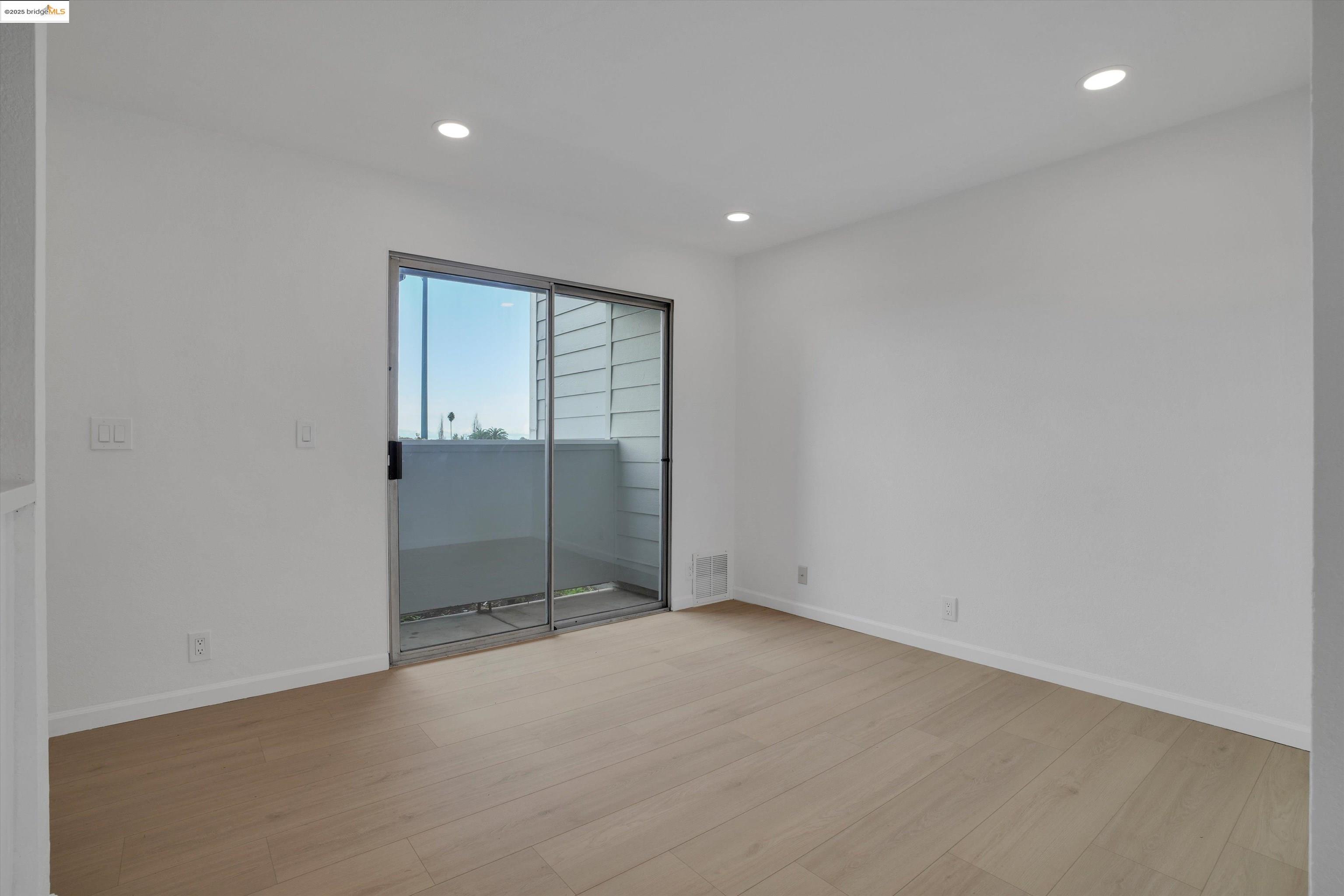 29621 Red Oak Ct # 6