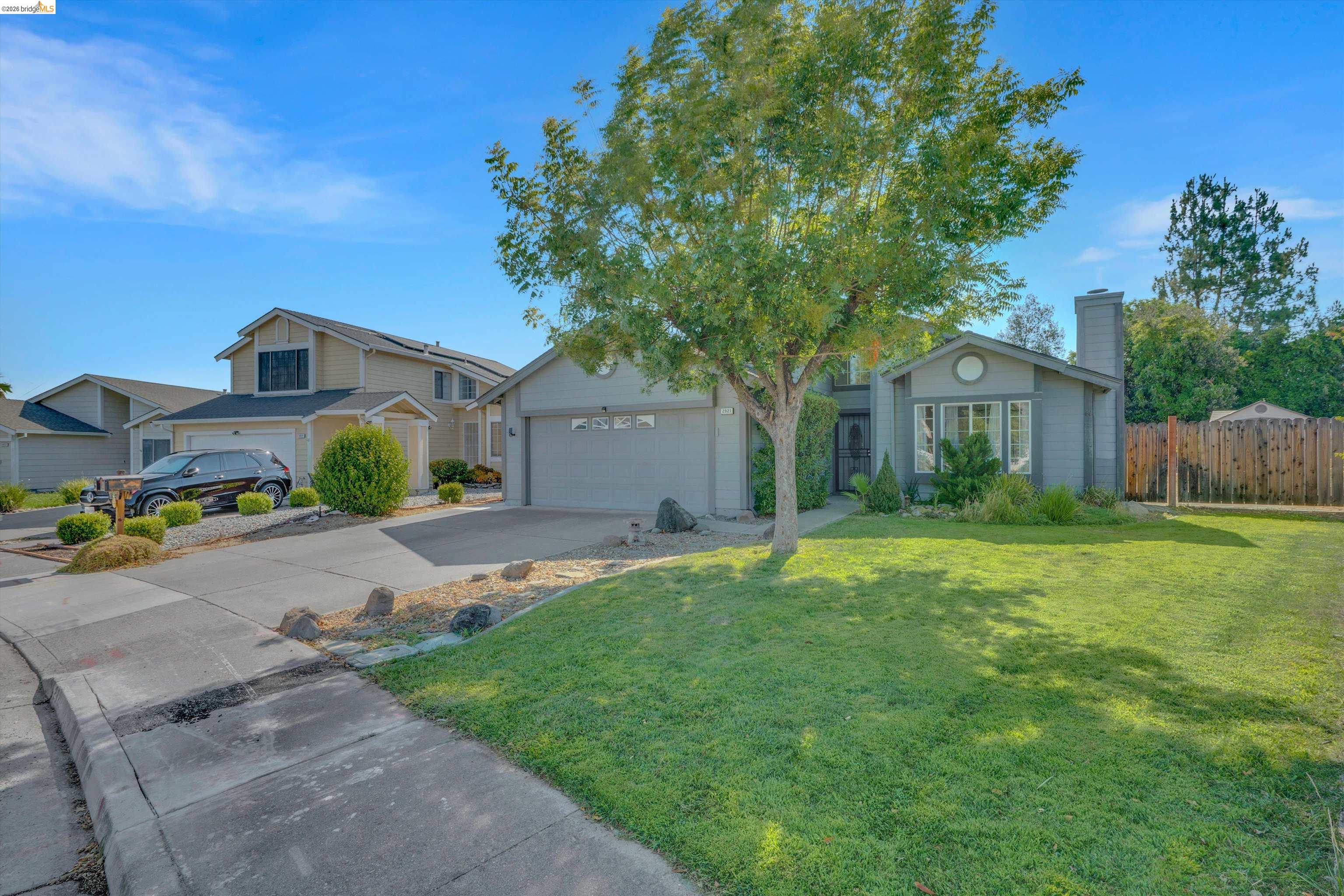 2921 Honeysuckle Cir