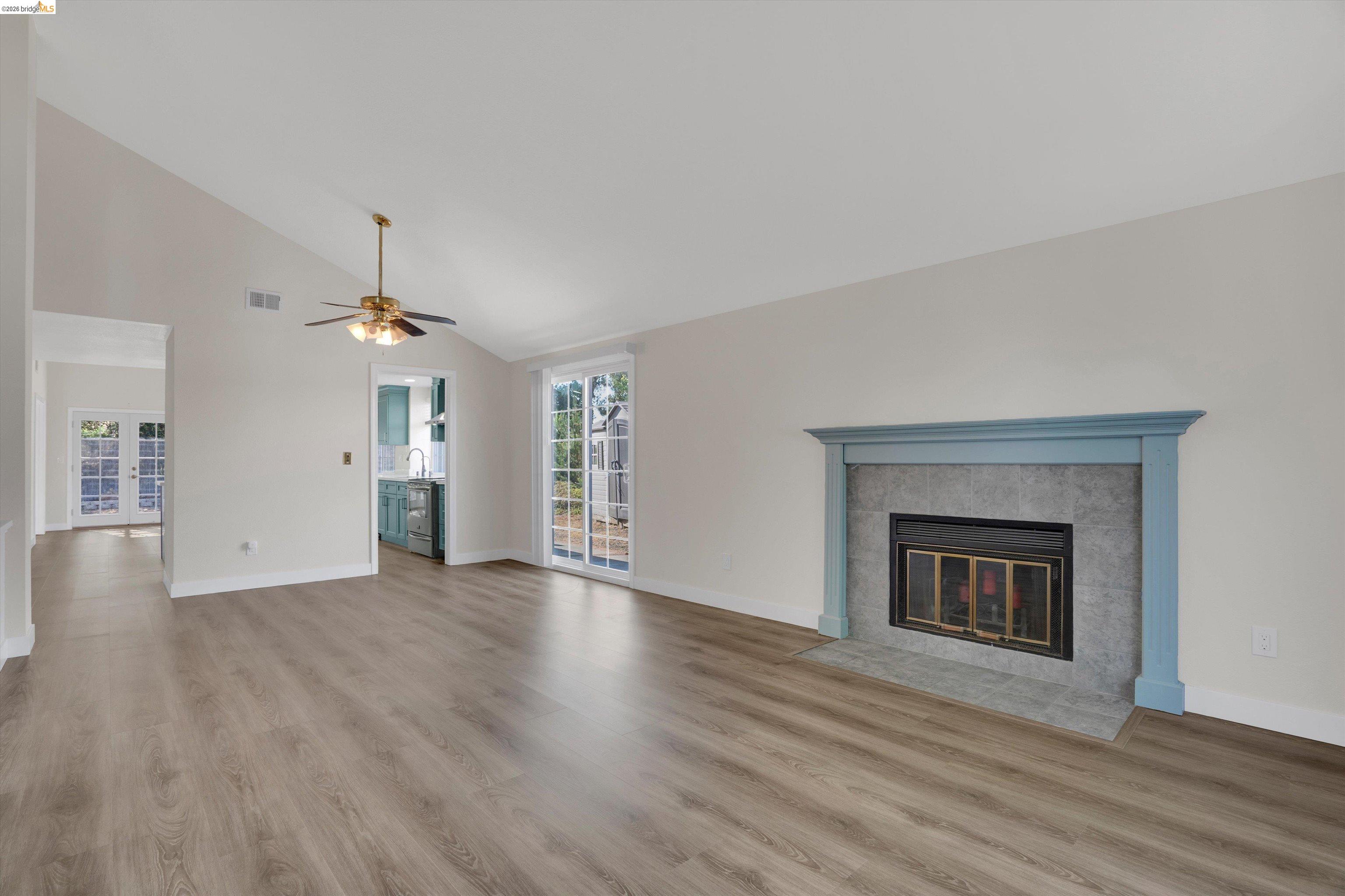 2921 Honeysuckle Cir