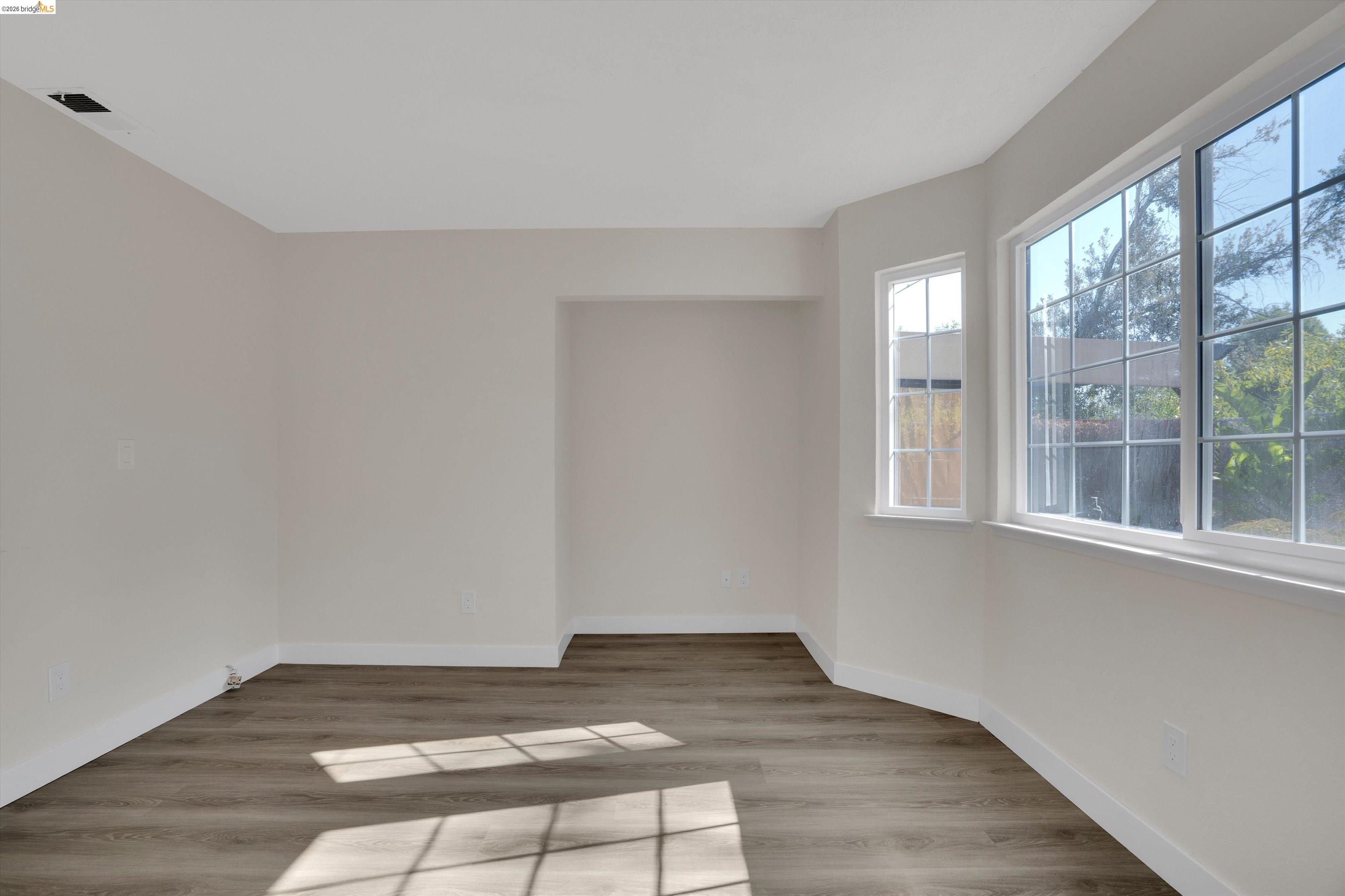 2921 Honeysuckle Cir