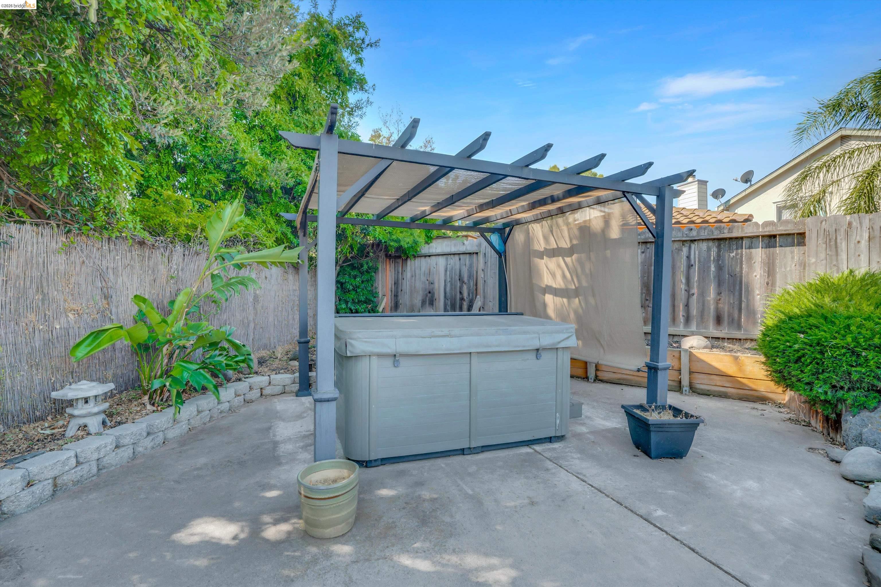 2921 Honeysuckle Cir