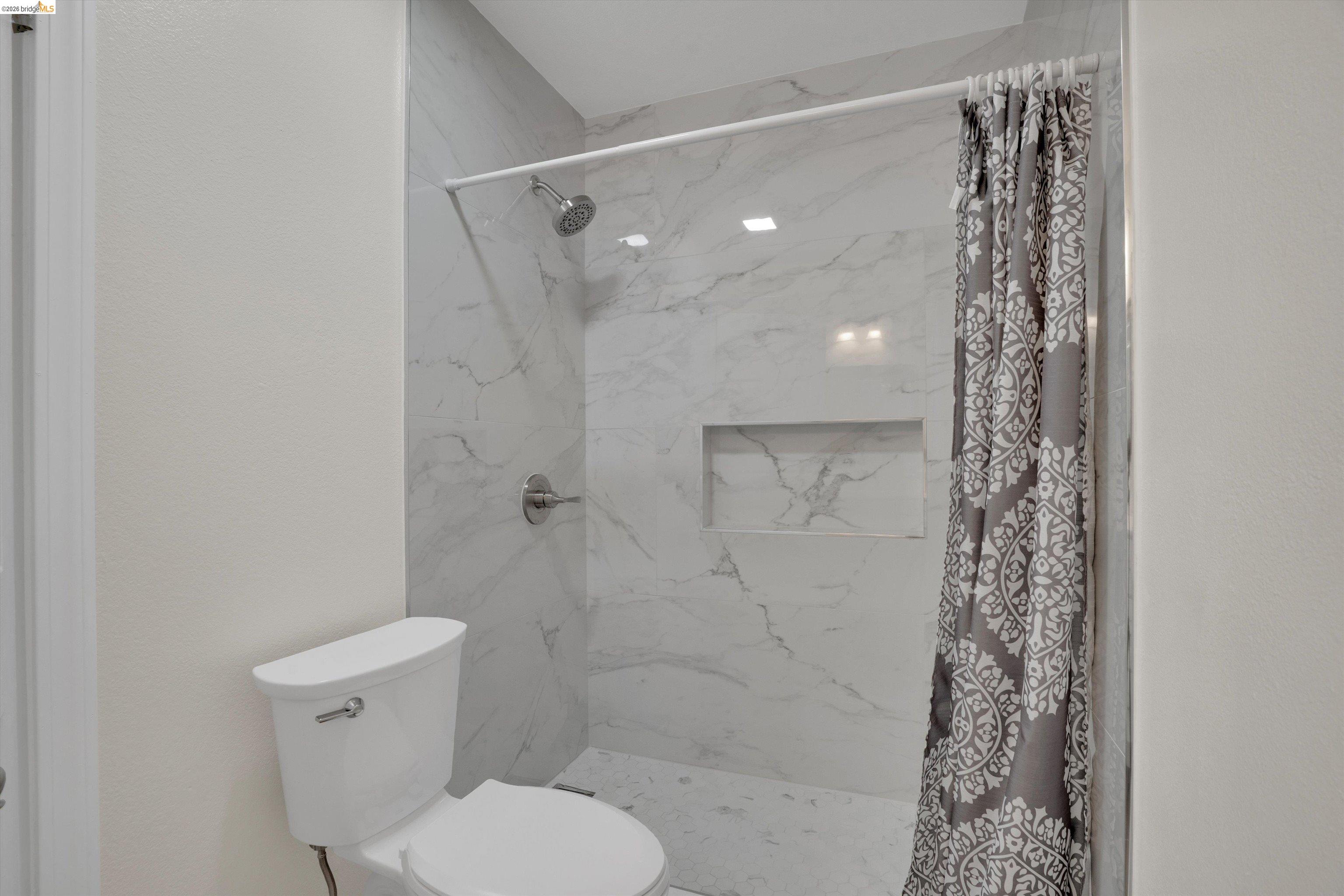 2921 Honeysuckle Cir