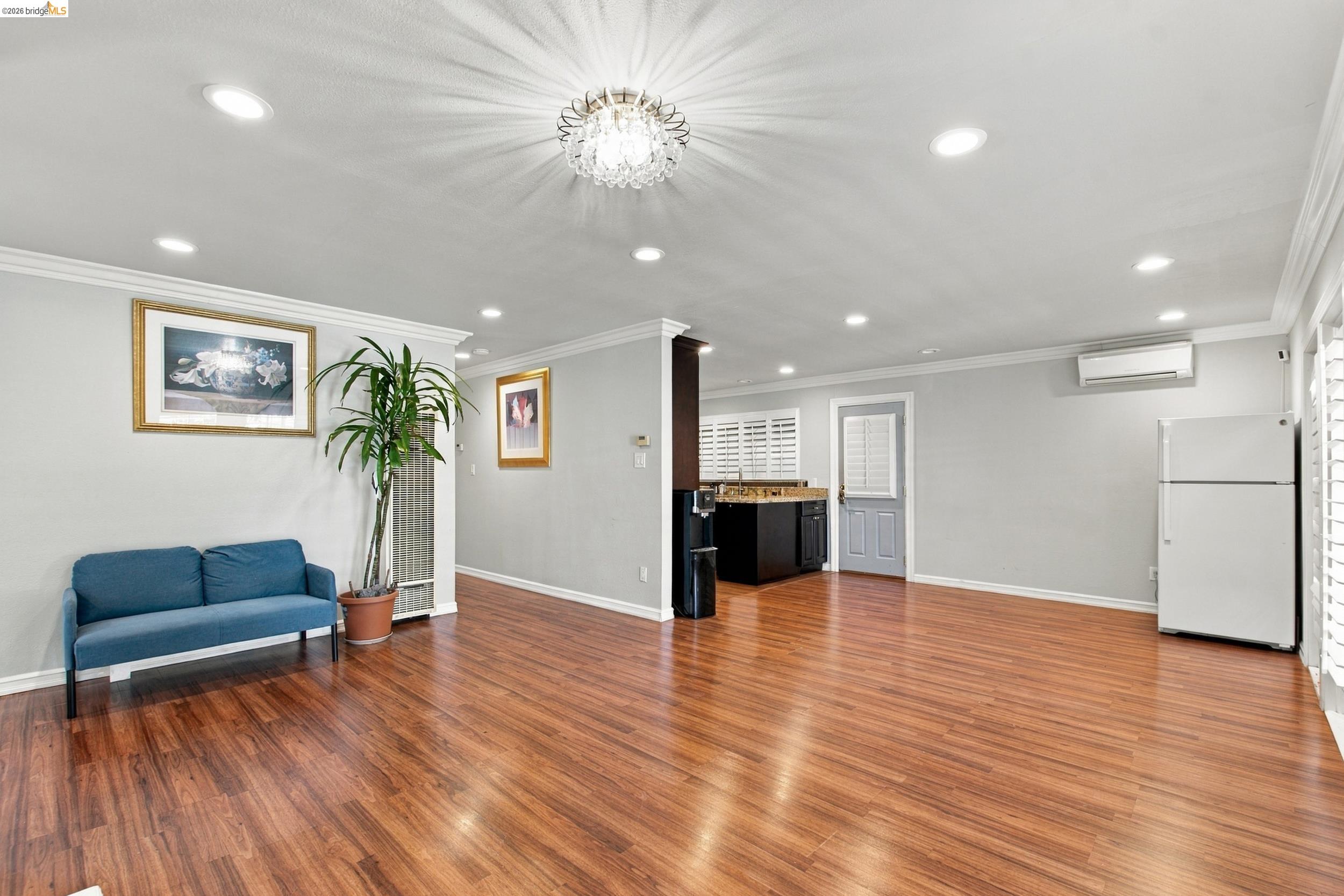 2685 Richard Ave
