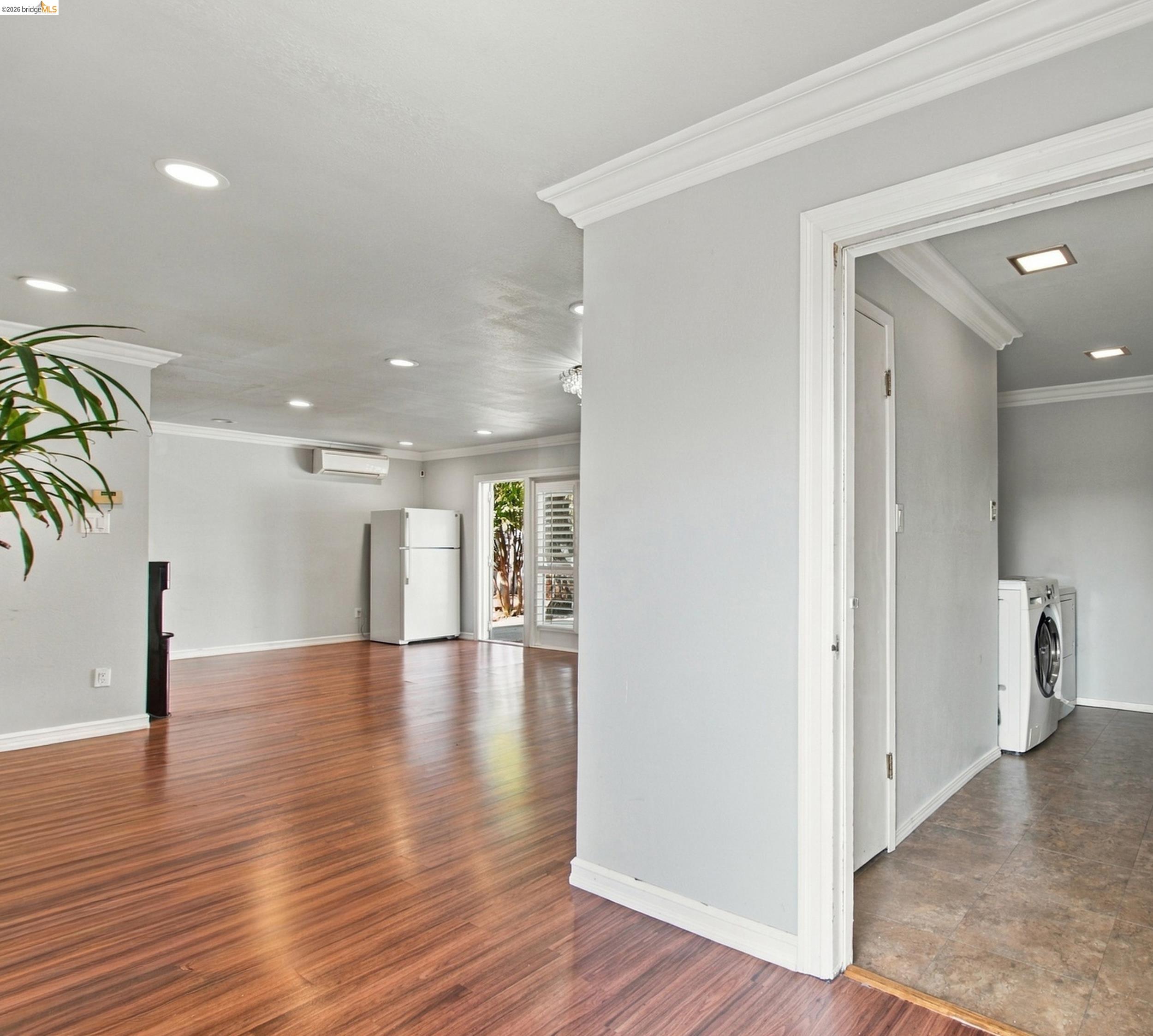 2685 Richard Ave