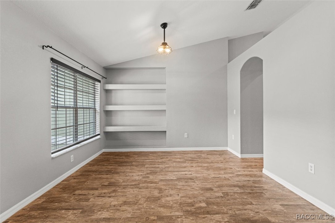 17 Eugenia Court N