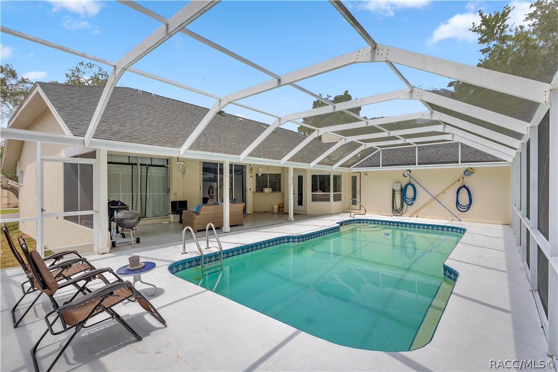 7 Graytwig Court W