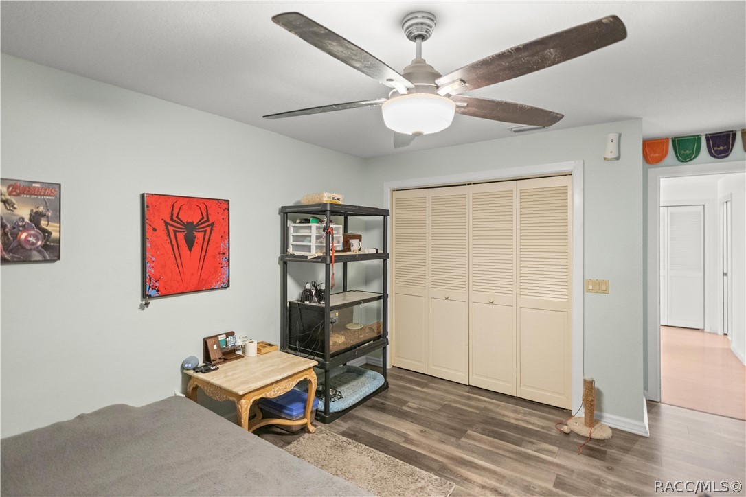 7 Graytwig Court W