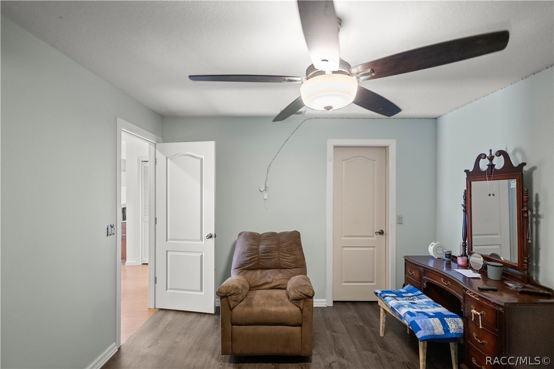 7 Graytwig Court W
