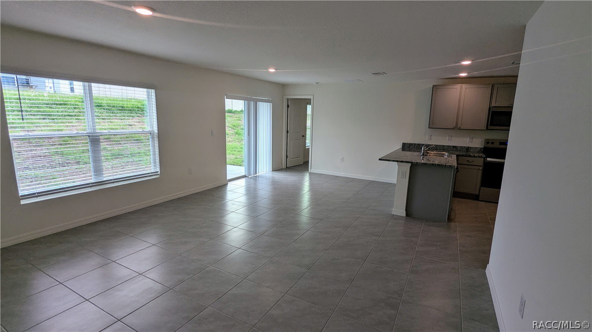 274 W Twisted Oaks Drive
