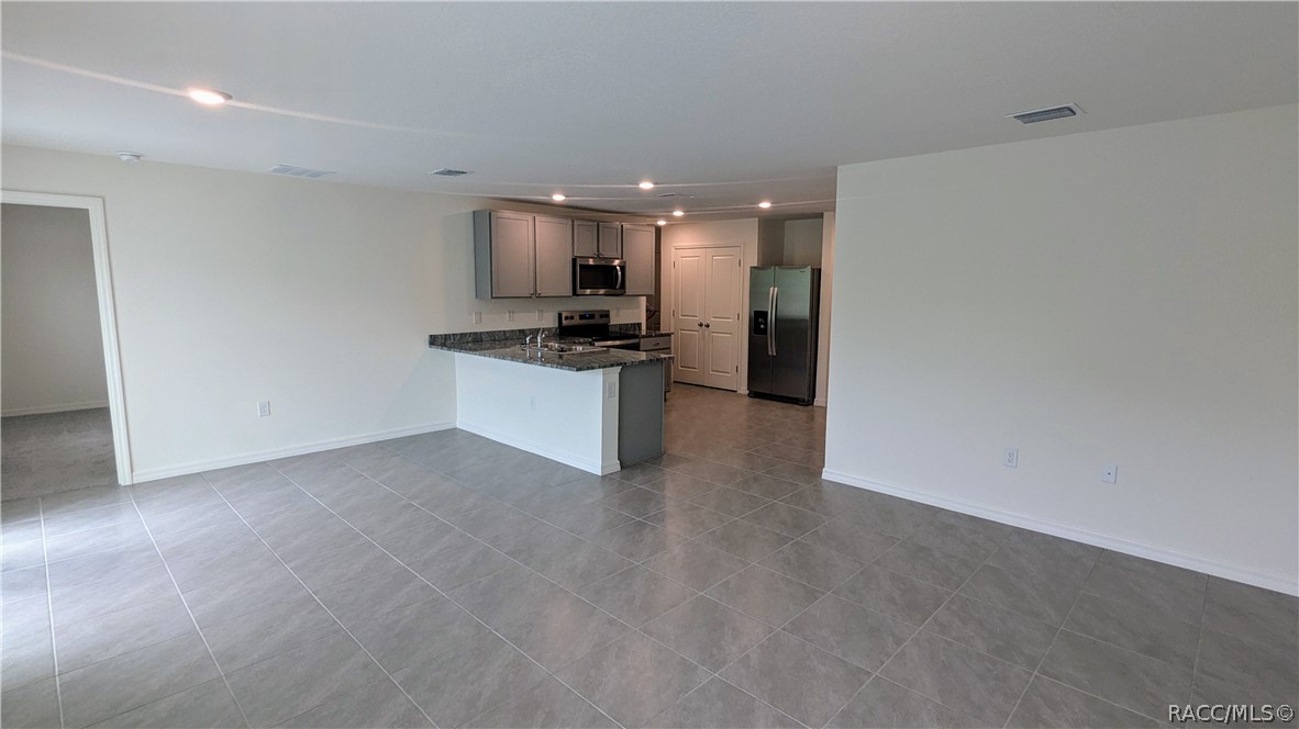 274 W Twisted Oaks Drive