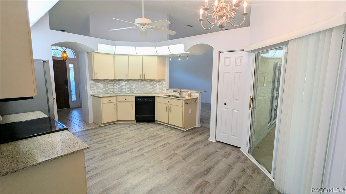 4 Maidenbush Court E
