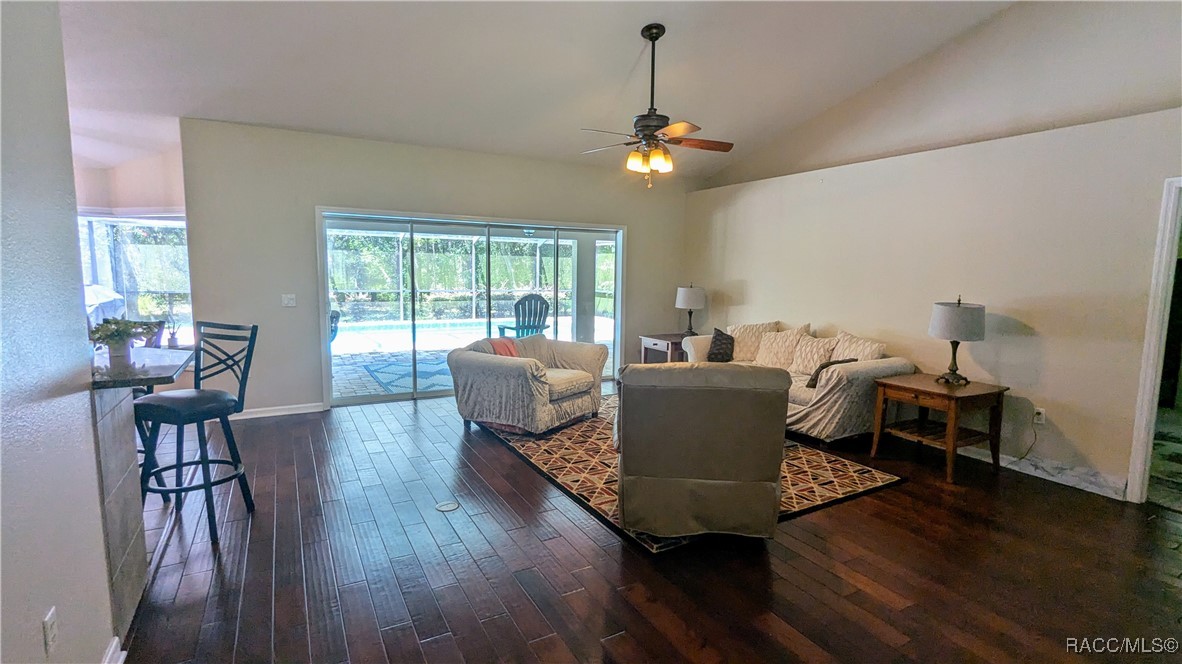 510 N Indigo Terrace