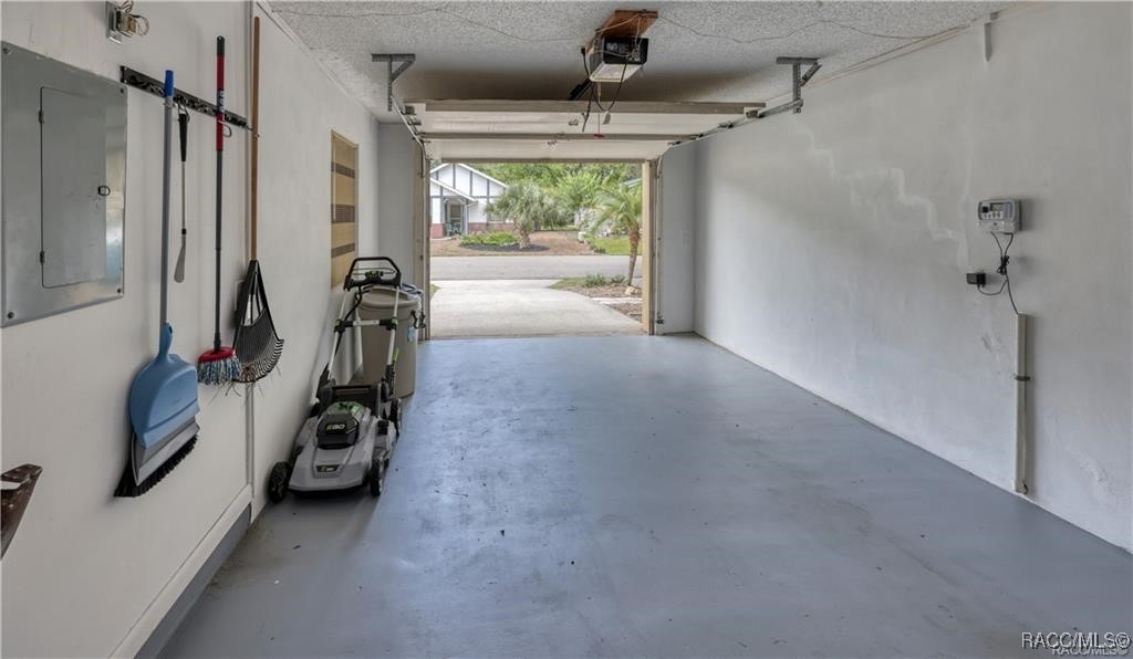 85 Golfview Drive