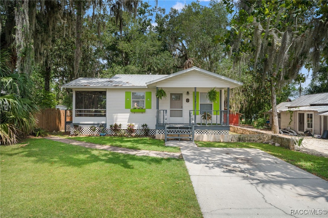 310 W Dampier Street