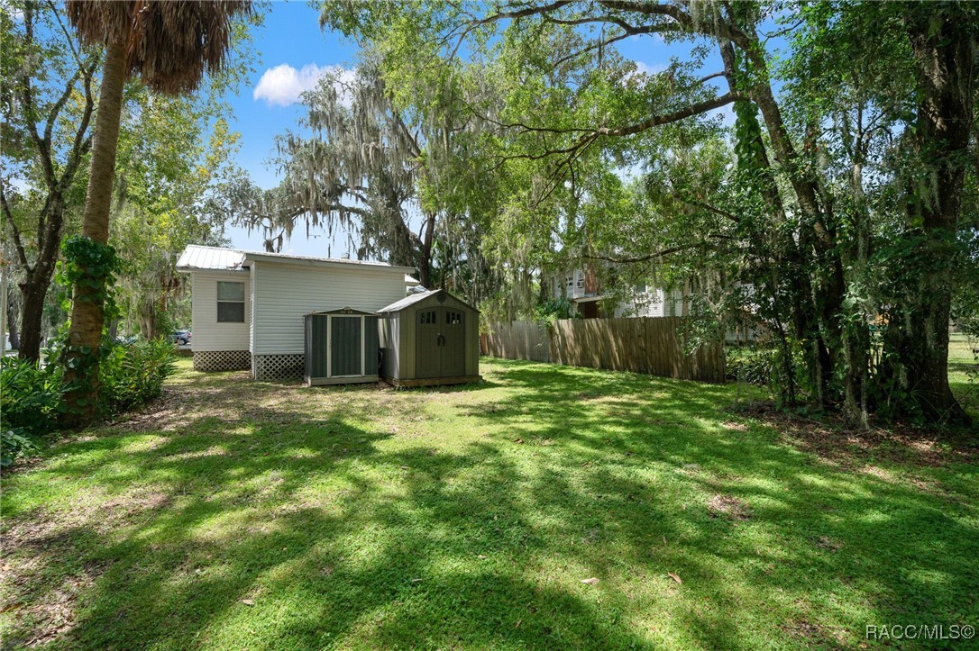 310 W Dampier Street