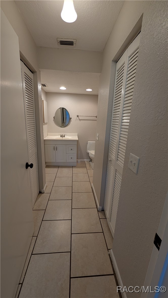 5334 W Customer Court