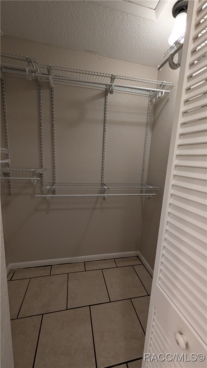 5334 W Customer Court