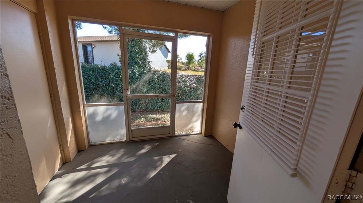 5334 W Customer Court