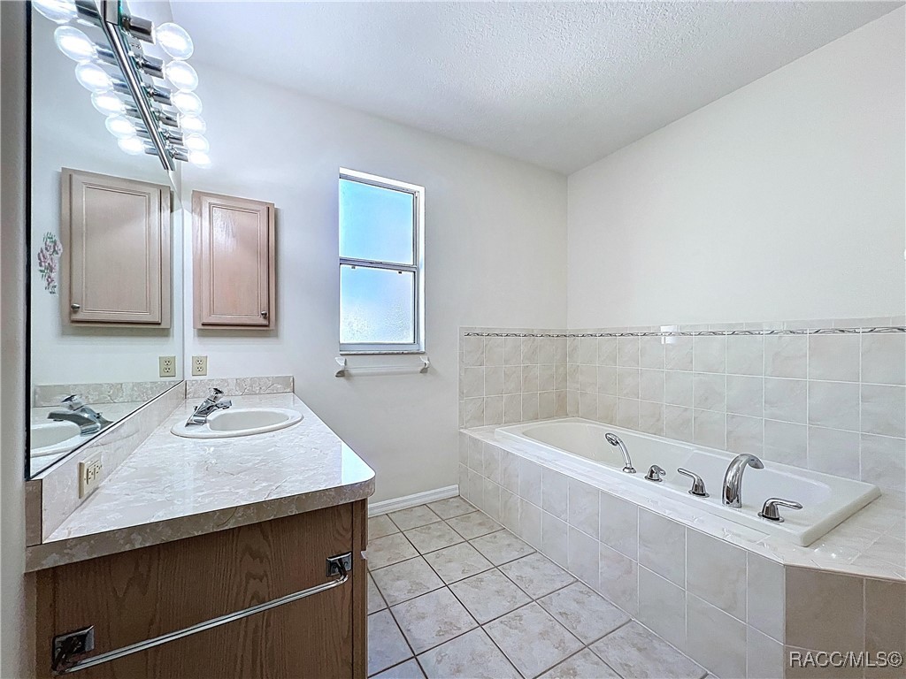 5950 N Petunia Terrace