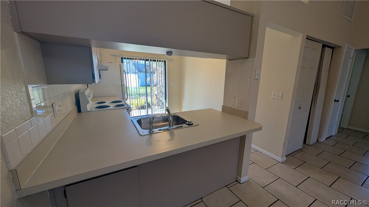 5348 W Customer Court