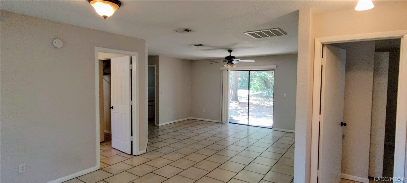 5356 W Customer Court