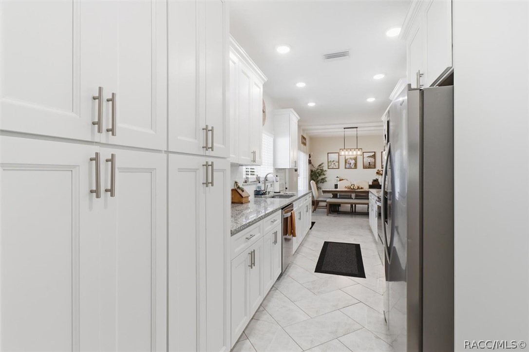 6465 N Dunlap Terrace