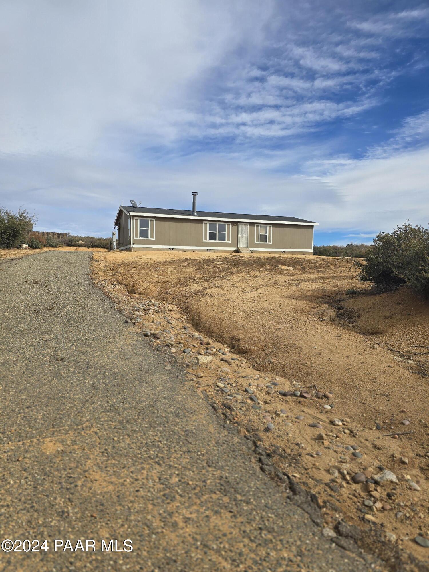 585 N Old Coach Trail