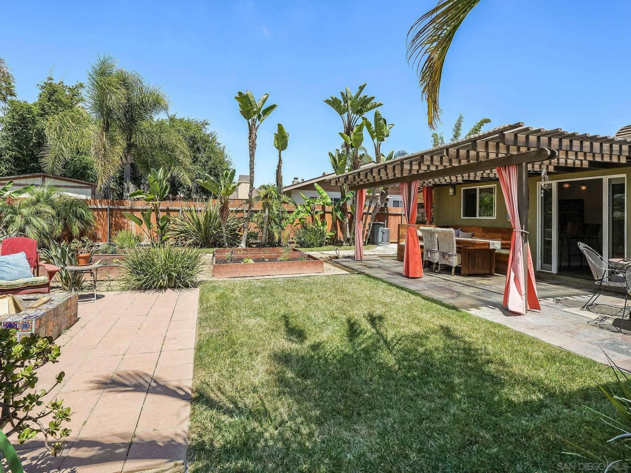1080 Aloha Dr