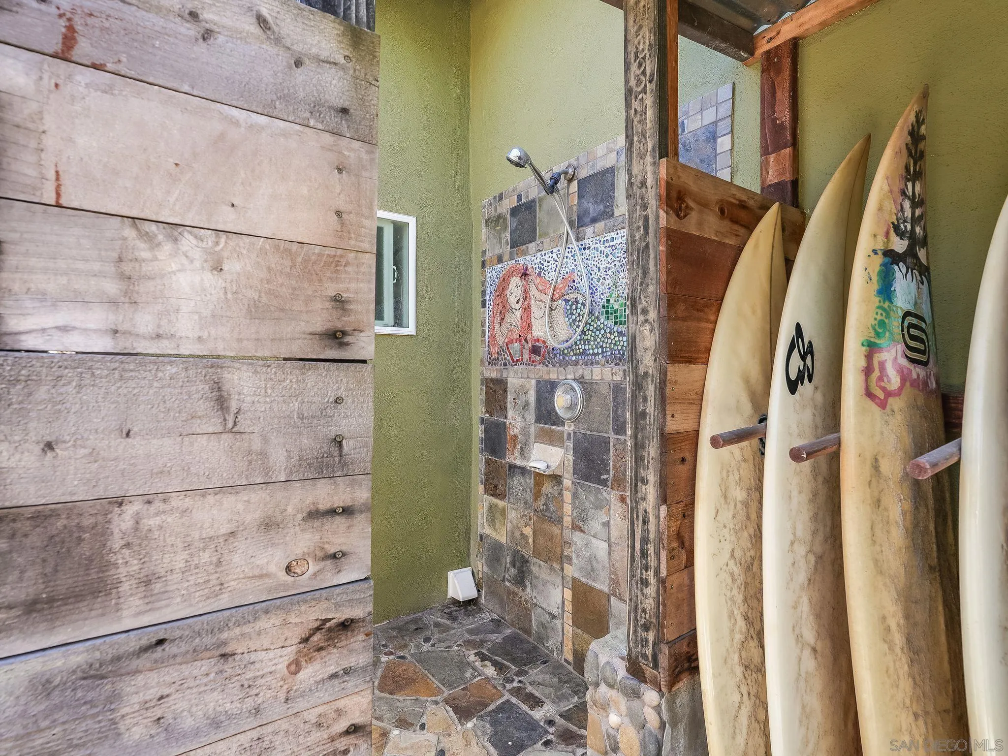 1080 Aloha Dr