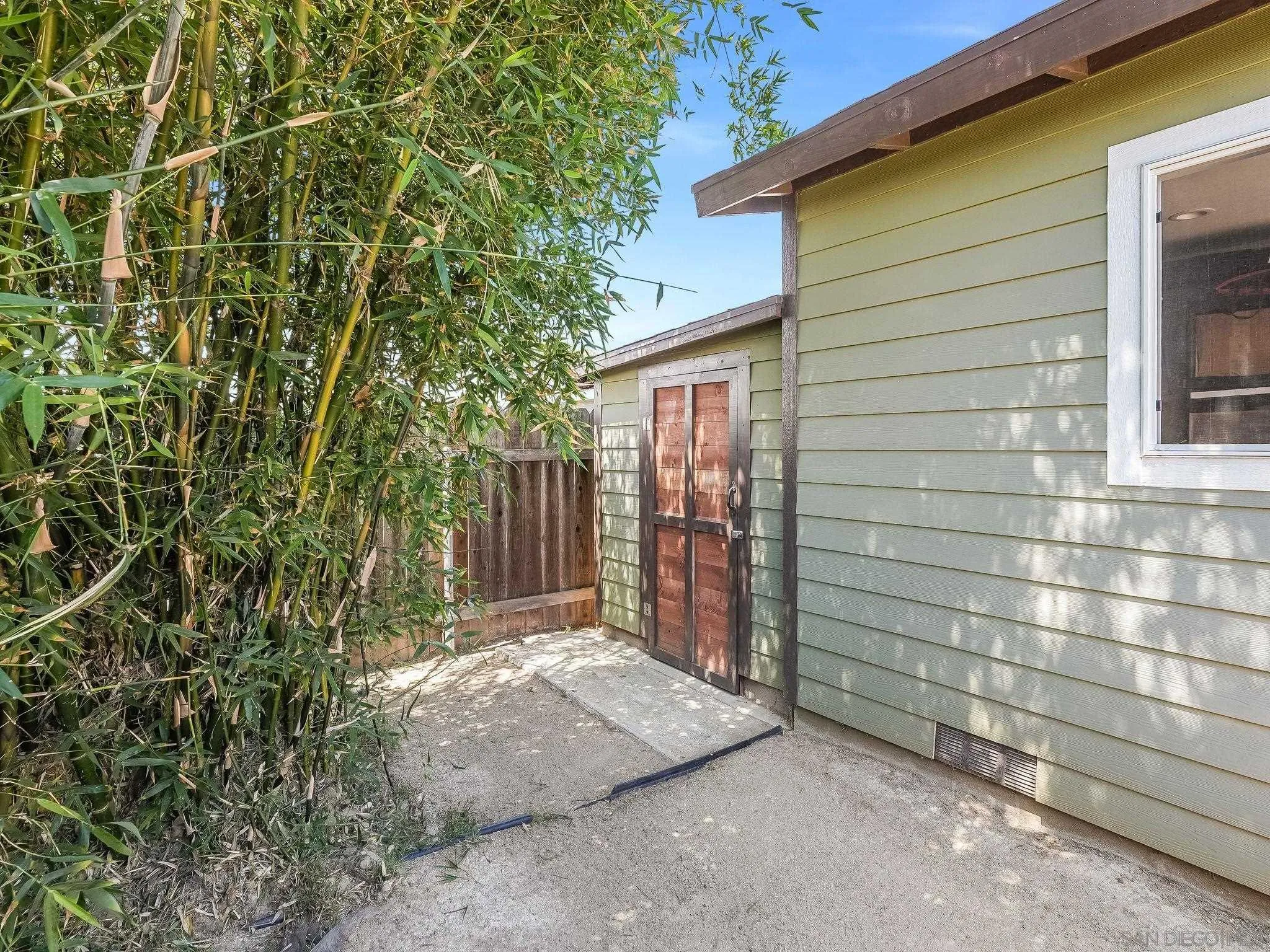 1080 Aloha Dr