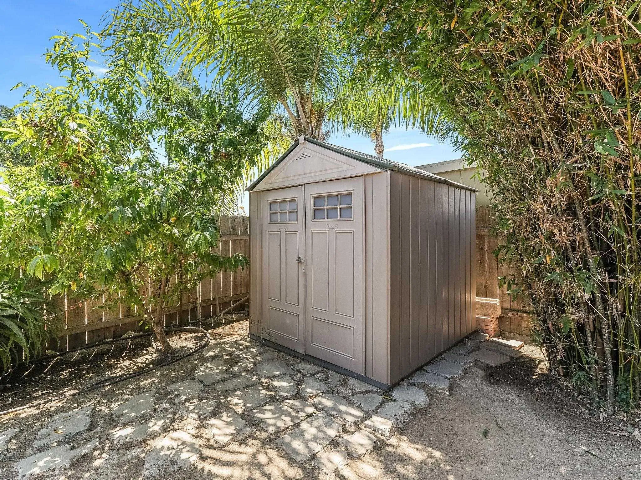 1080 Aloha Dr