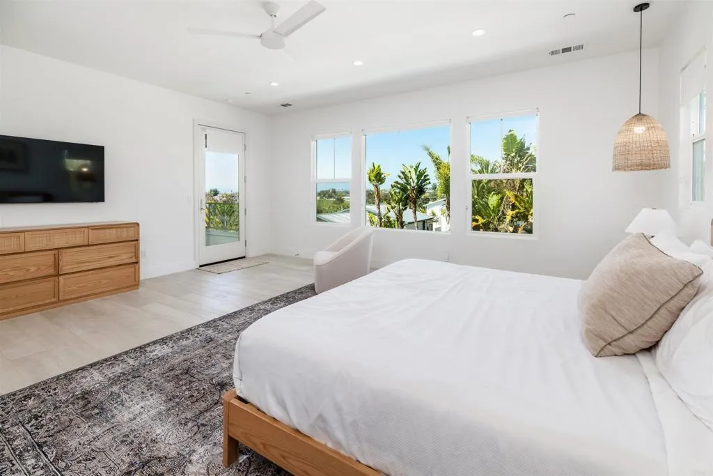 1204 Lanai Court