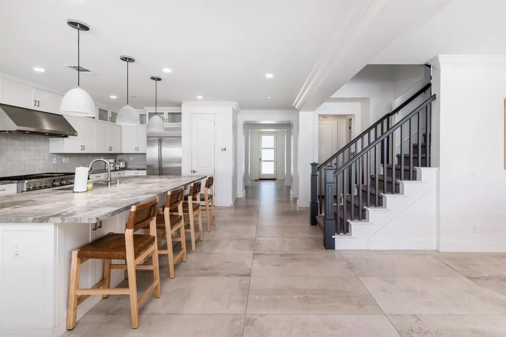 1204 Lanai Court