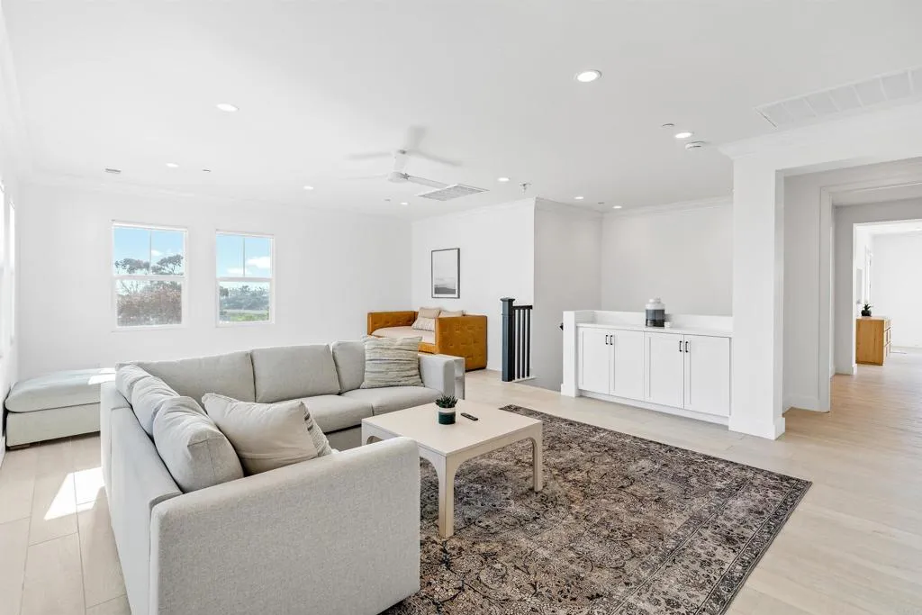 1204 Lanai Court