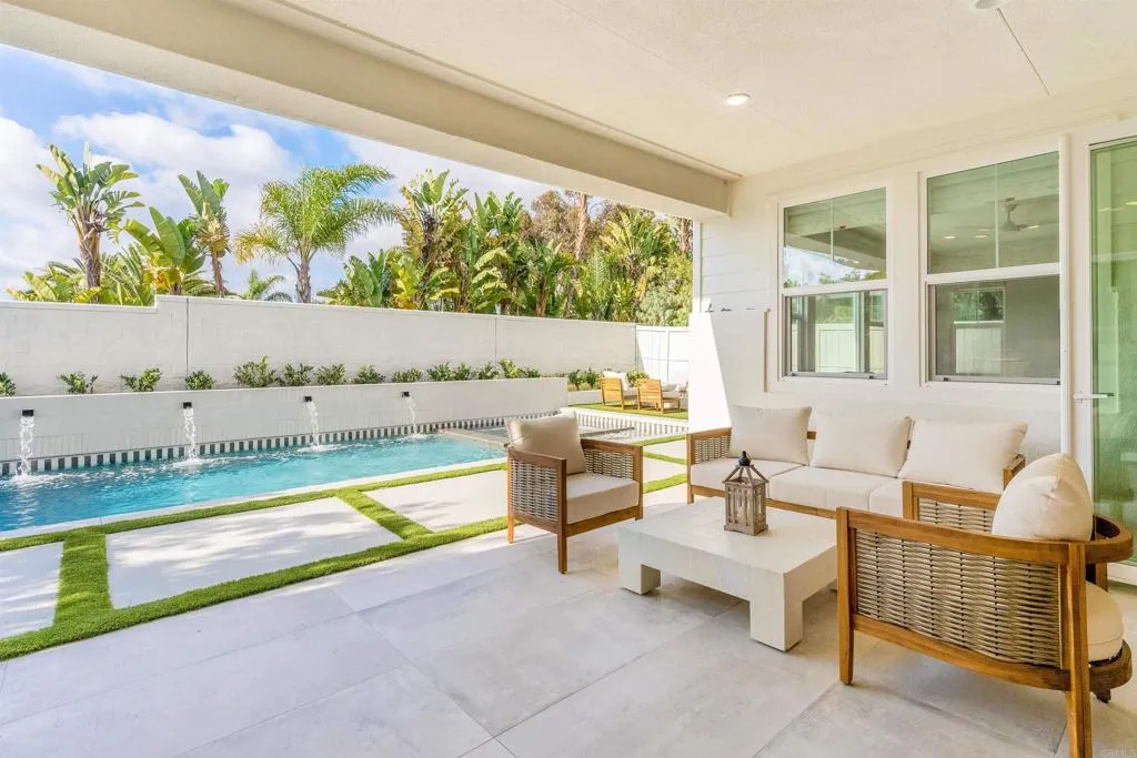 1204 Lanai Court
