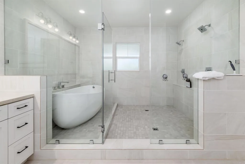 1204 Lanai Court