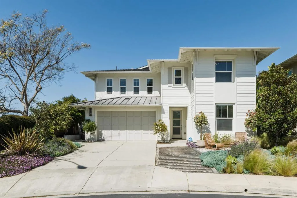 1204 Lanai Court