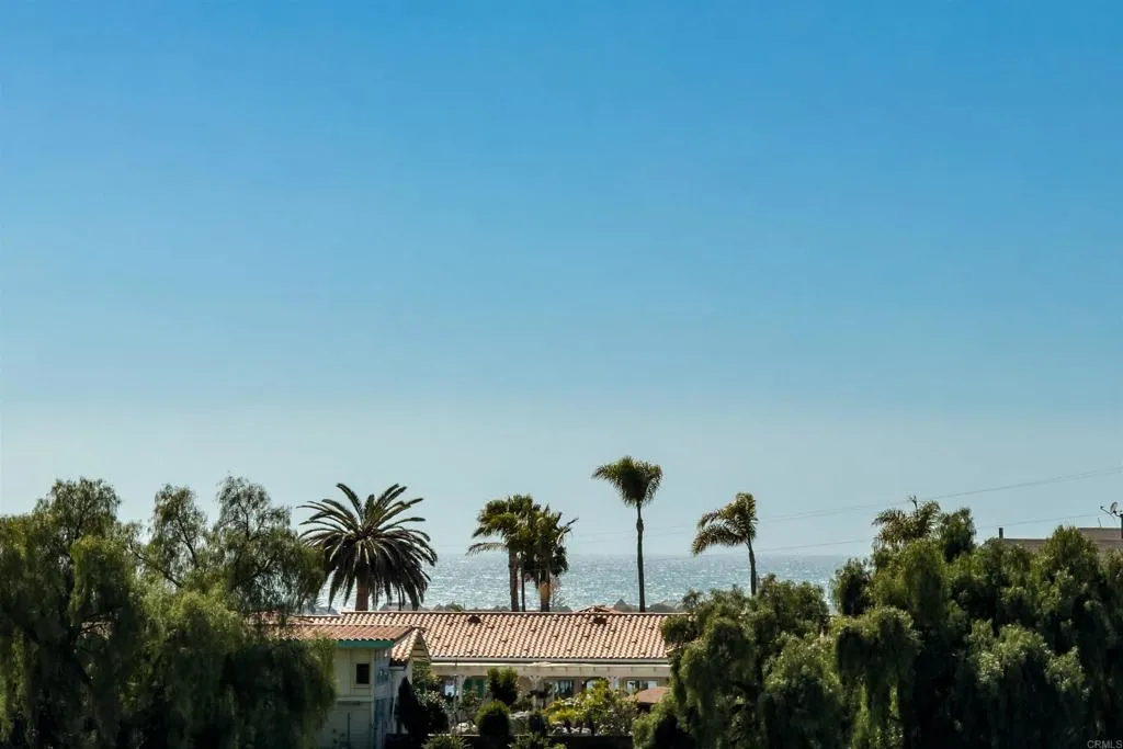 1204 Lanai Court